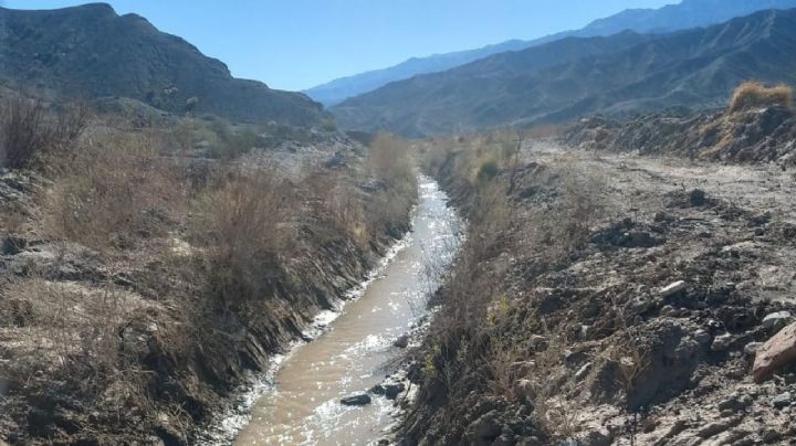 Por la creciente en Barreal, se dañaron los canales de riego