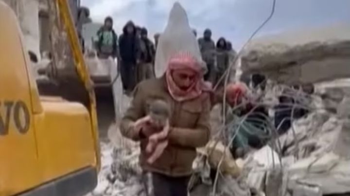Terremoto en Siria: una recién nacida sobrevivió unida por cordón umbilical a su mamá muerta