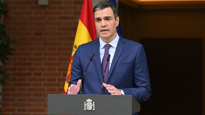 Tras la debacle electoral, el presidente Pedro Sánchez convocó de manera sorpresiva a elecciones