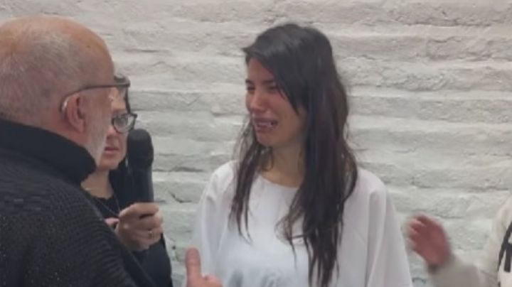 “Me arrepiento de todo”: entre lágrimas, Andrea Rincón se bautizó