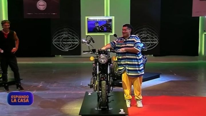 Batacazo en Gran Hermano: Manzana se convirtió en el gran ganador de la moto
